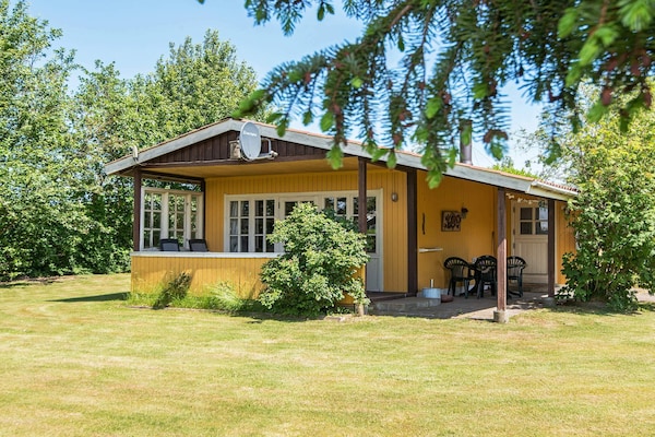 Klassiek Deens vakantiehuis op 300 meter van zee bij Nordborg - thumbnail 1