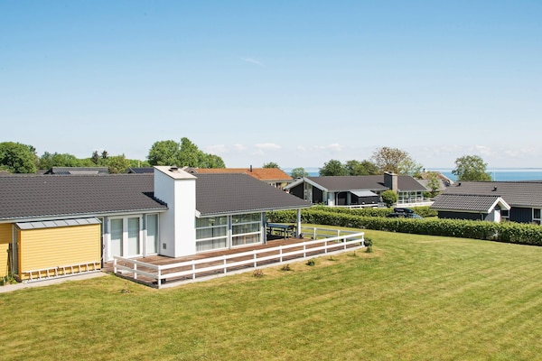 Aan zee: Modern vakantiehuis in Sydals met whirlpool en sauna - thumbnail 1