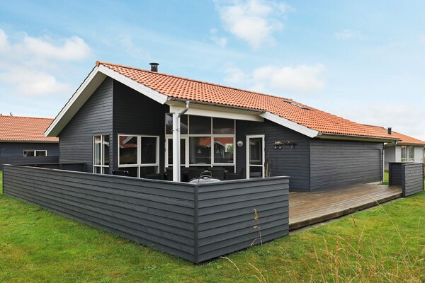 Luxe vakantiehuis met whirlpool op 800 meter van het Noordzeestrand - thumbnail 1