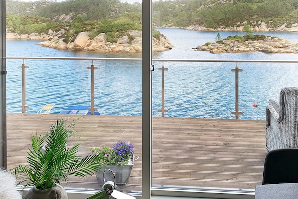 8-persoons vakantiehuis in maritieme rorbustijl in Urangsvåg - thumbnail 1