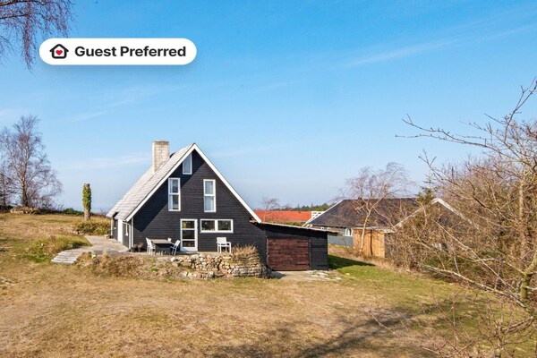 Gerenoveerd vakantiehuis bij Ebeltoft met zeezicht vanaf het balkon - thumbnail 1