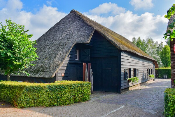 La Maison Douce: Landelijke luxe met golf, bos en wellness in Brabant - thumbnail 1