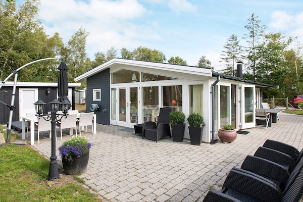 Vrijstaand vakantiehuis bij Gudmindrup Lyng, 350m van zee - thumbnail 1