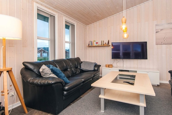 Vrijstaand vakantiehuis met sauna en panoramisch uitzicht nabij Skaven Strand - thumbnail 4