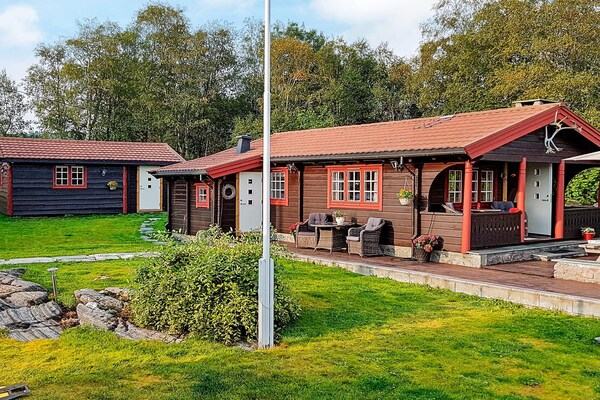 FREDHEIM 04417: Modern vakantiehuis met fjorduitzicht, 100m van zee - thumbnail 2