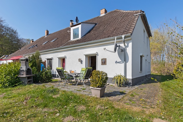 Knus appartement in Gingst met tuin, op 800 meter van het strand - thumbnail 1