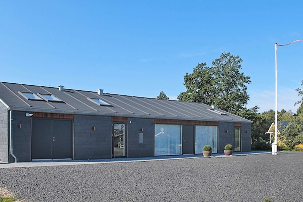 Ruim vakantiehuis met whirlpool, sauna en activiteitenruimte op 280m van strand - thumbnail 3