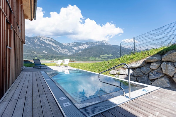 Centraal gelegen chalet in Ennsling direct aan de piste - thumbnail 2