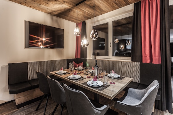 Centraal gelegen luxe chalet in Gaschurn voor 24 personen - thumbnail 3