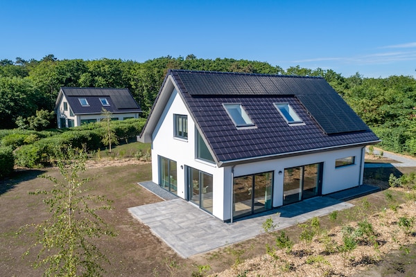De Koog nr 3: Luxe vakantiehuis met sauna, midden in de Texelse bossen - thumbnail 1