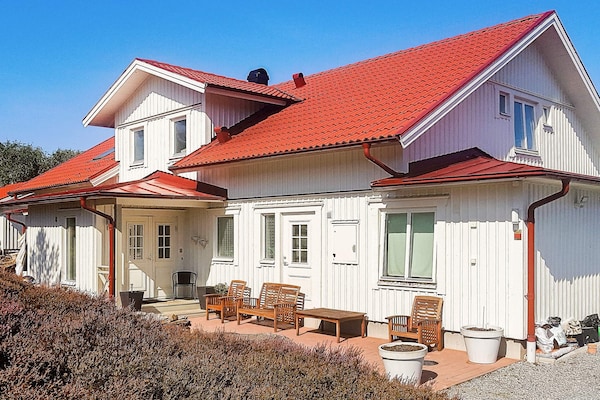Aan zee: Ruime moderne villa voor 10 personen in Klövedal - thumbnail 3