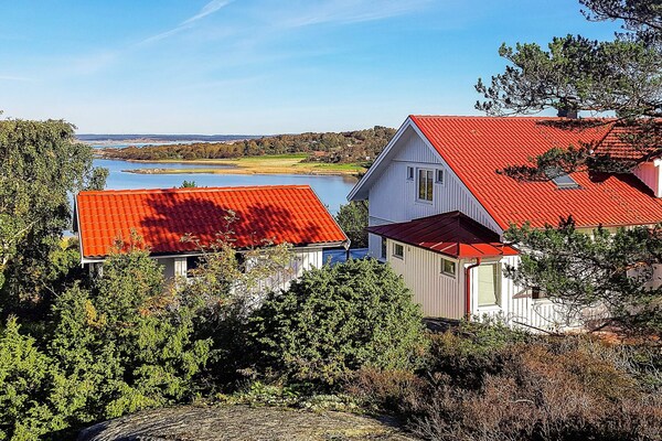 Aan zee: Ruime moderne villa voor 10 personen in Klövedal - thumbnail 4