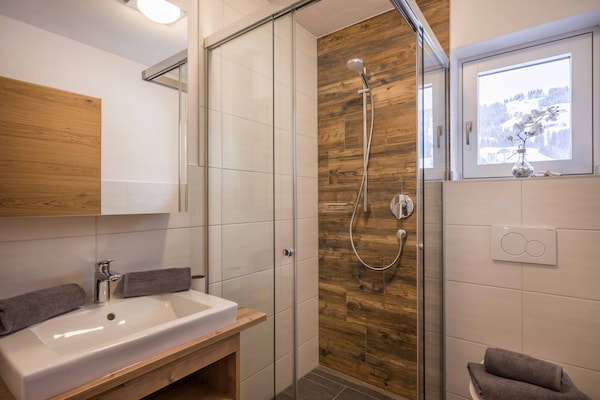 Op 500 m van het meer: ruim appartement in Brixen im Thale - thumbnail 5
