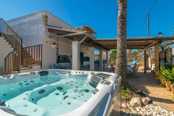Cas Pati: Comfortabele tent met jacuzzi nabij Cala Santanyí - thumbnail 1