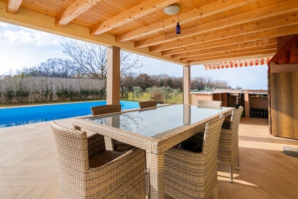 Villa Moon: Vrijstaand genieten met privé infinity pool bij Novigrad - thumbnail 5