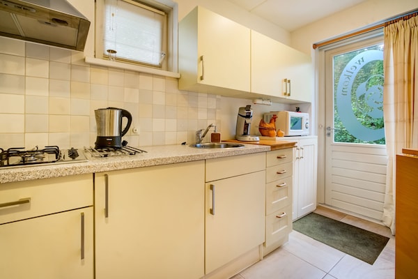 Romantisch appartement De Stelling in groen hart van Noordwolde - thumbnail 4