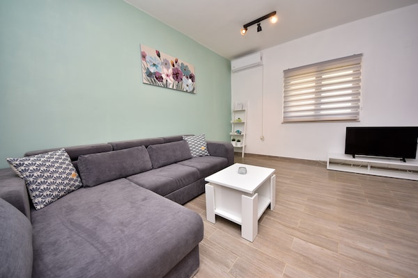 Rustig appartement vlakbij zee in Krusevo, ideaal voor families - thumbnail 1