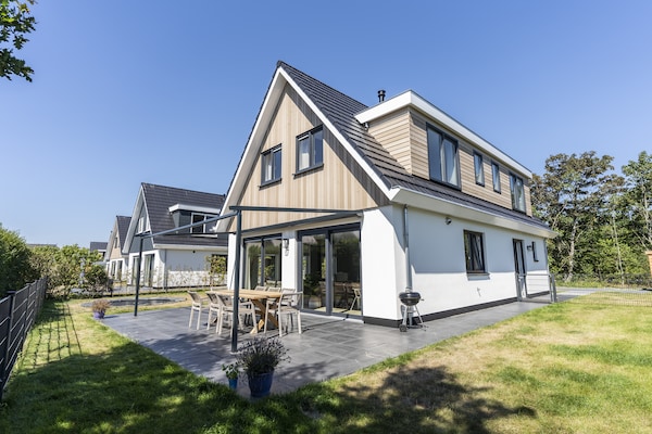 Luxueuze vrijstaande villa met sauna op Texel, dichtbij strand en bos - thumbnail 1