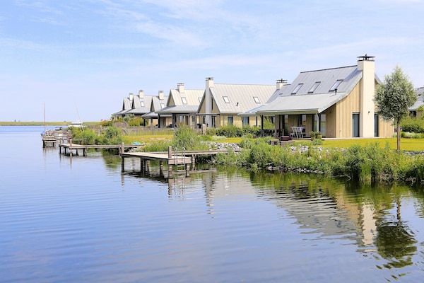 Luxe designvilla van Piet Boon aan het water in Tholen – 6 pers. - thumbnail 6