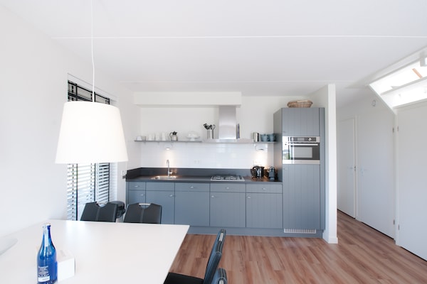 Design wellnessvilla voor 6 personen op Vakantiepark Oesterdam, Tholen - thumbnail 3