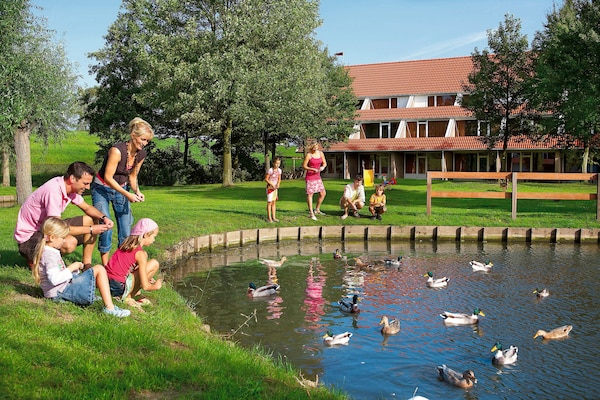 Villa Aquadelta 40: Luxe vrijstaand vakantiehuis in Bruinisse voor 8 personen en honden - thumbnail 2