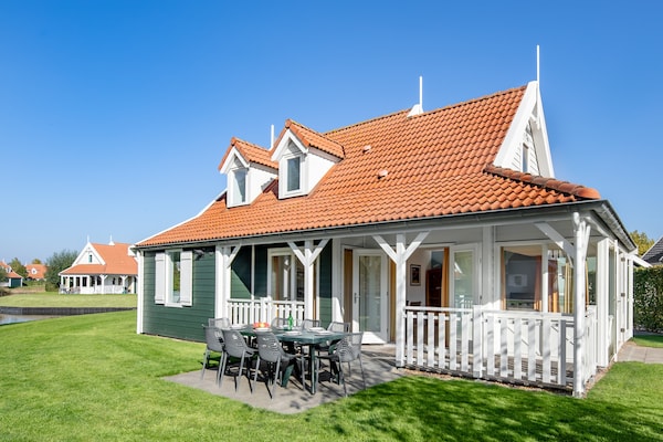 Villa Aquadelta 40: Luxe vrijstaand vakantiehuis in Bruinisse voor 8 personen en honden - thumbnail 1