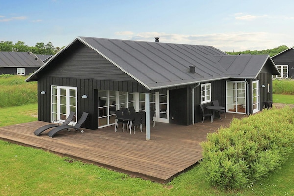 8-persoons vakantiehuis aan zee in Nysted met sauna en whirlpool - thumbnail 1