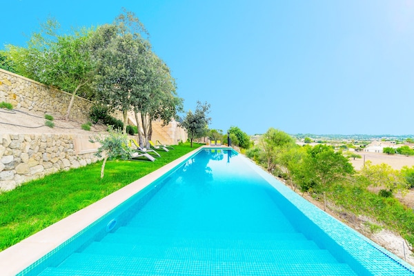 Vrijstaande villa met privézwembad aan de golfbaan in Lloret de Vistalegre - thumbnail 2