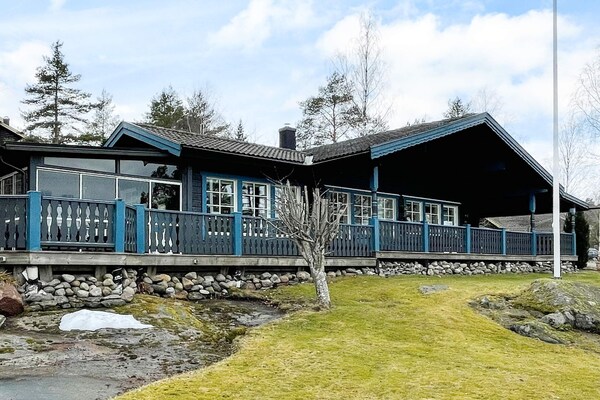Prachtig vrijstaand vakantiehuis met weids uitzicht op de Oostzee bij Söderköping - thumbnail 1