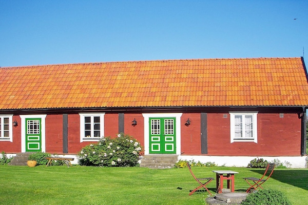 Karakteristiek vakantiehuis in Färjestaden voor 10 personen - thumbnail 1
