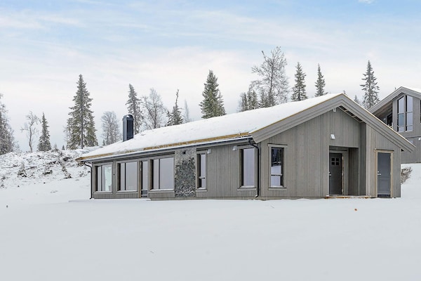 Stijlvolle blokhut voor 10 personen direct aan de skipiste in Kvitfjell - thumbnail 2