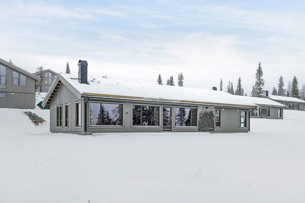 Stijlvolle blokhut voor 10 personen direct aan de skipiste in Kvitfjell - thumbnail 3