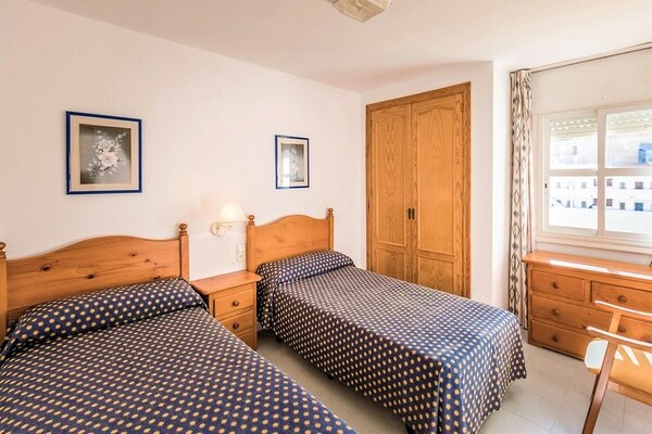 Zonnig appartement in Roquetas de Mar met zwembad, dichtbij strand en golfbaan - thumbnail 4