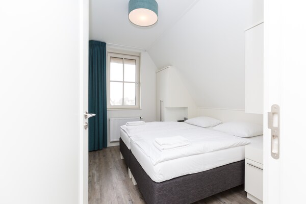 Luxe rietgedekte villa aan het Tjeukemeer voor 10 personen - thumbnail 4