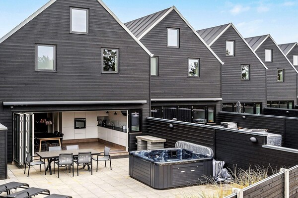 Luxe vakantiehuis met sauna en whirlpool in Blåvand, 1,5 km van zee - thumbnail 1