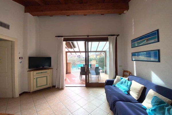 Modern appartement met zwembad in Peschiera del Garda - thumbnail 3