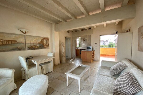 Zonnig appartement met zwembadzicht in Peschiera del Garda - thumbnail 2