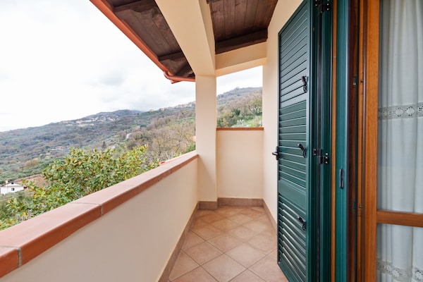 Ruime villa met privézwembad, fitness & jacuzzi in San Mango d'Aquino - thumbnail 6