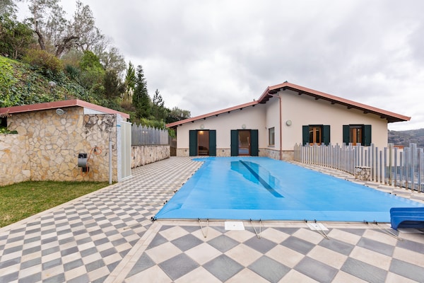 Ruime villa met privézwembad, fitness & jacuzzi in San Mango d'Aquino - thumbnail 2