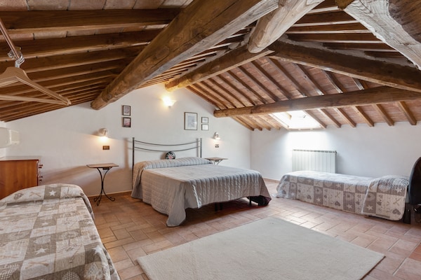 Vrijstaand Toscaans vakantiehuis met zwembad nabij Volterra - thumbnail 4