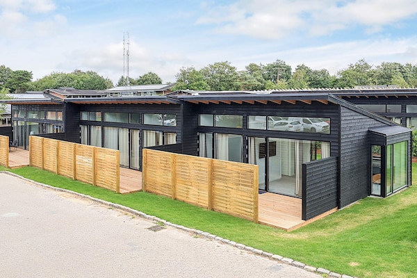 Vrijstaand vakantiehuis met zeezicht en wellness op vakantiepark Kysthusene - thumbnail 5