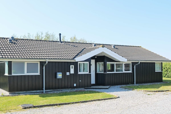 8-persoons vakantiehuis in Hadsund op 400 m van zee - thumbnail 3