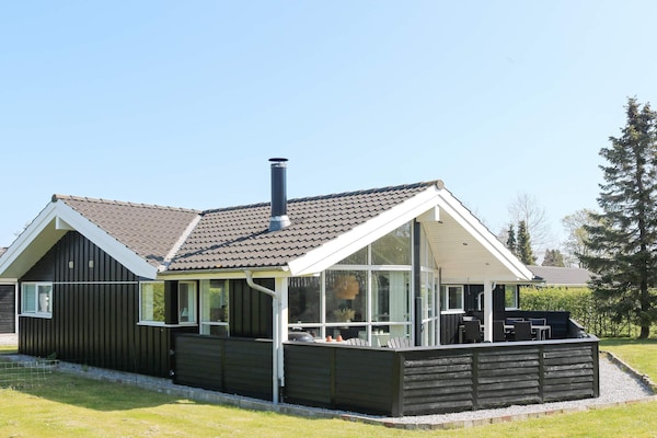 8-persoons vakantiehuis in Hadsund op 400 m van zee - thumbnail 4