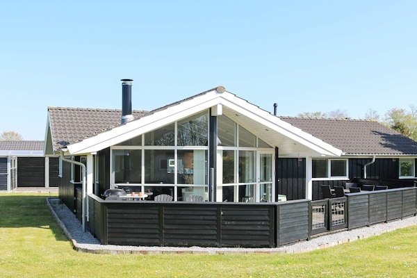 8-persoons vakantiehuis in Hadsund op 400 m van zee - thumbnail 5
