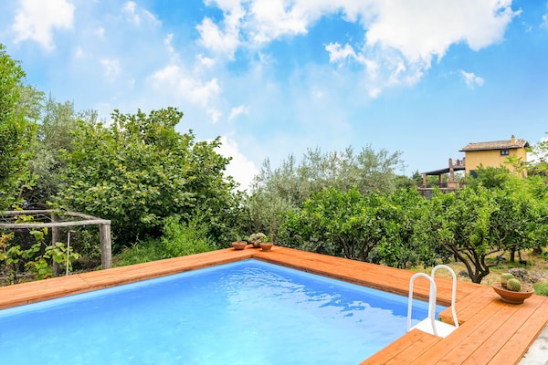 Villa Aloe Charming House: sfeervolle villa met zwembad aan de voet van de Etna - thumbnail 1
