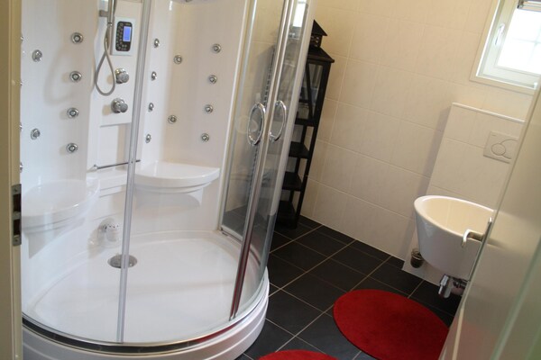 Grimberghoeve 2: Authentieke hooischuur met wellness in Overijssel - thumbnail 5