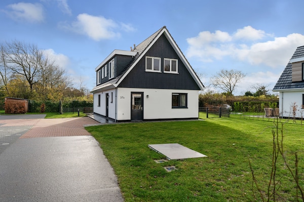 So What 37A: Stijlvolle vrijstaande villa met omheinde tuin op Texel - thumbnail 1