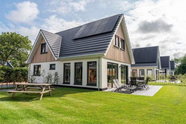 Luxe villa So What 37: vrijstaand genieten aan de rand van het bos op Texel - thumbnail 1