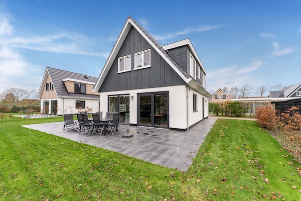 Luxe vrijstaande villa op Texel met sauna, op 1,3 km van het strand - thumbnail 1