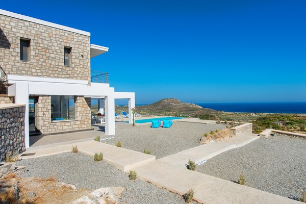 Villa Olimpo: Luxe villa met zeezicht en privézwembad bij Rhodos - thumbnail 6